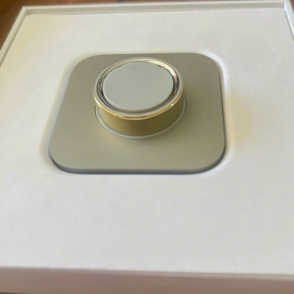 NWT Oura Gold and Silver v4 Smart Ring - size 12 - Picture 4 of 10